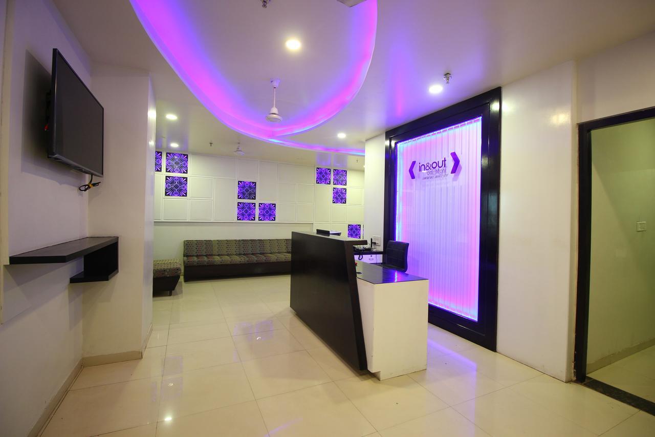 Jackpot Room In & Out Dormitory Ahmedabad Exterior photo