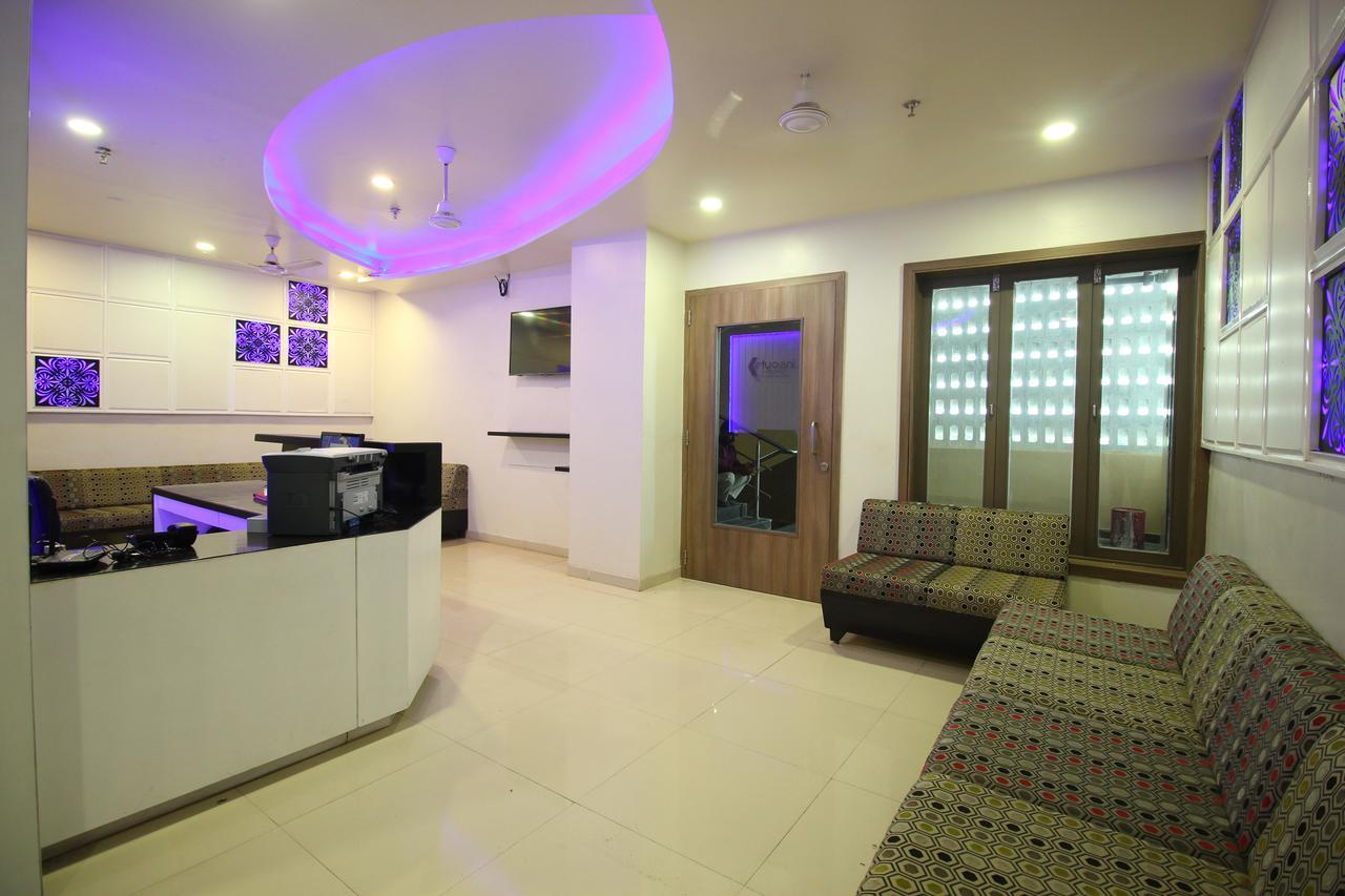 Jackpot Room In & Out Dormitory Ahmedabad Exterior photo