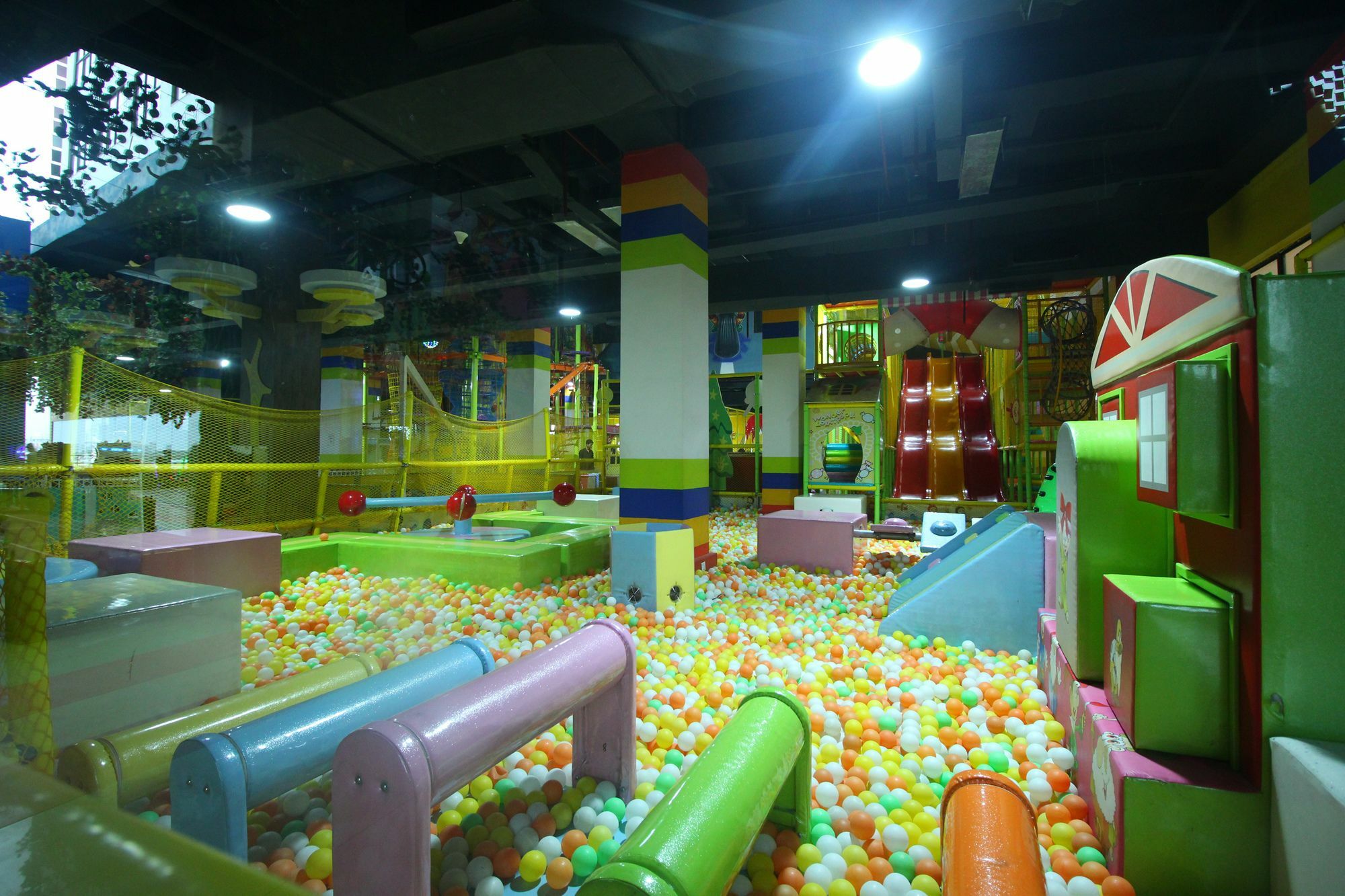 Jackpot Room In & Out Dormitory Ahmedabad Exterior photo